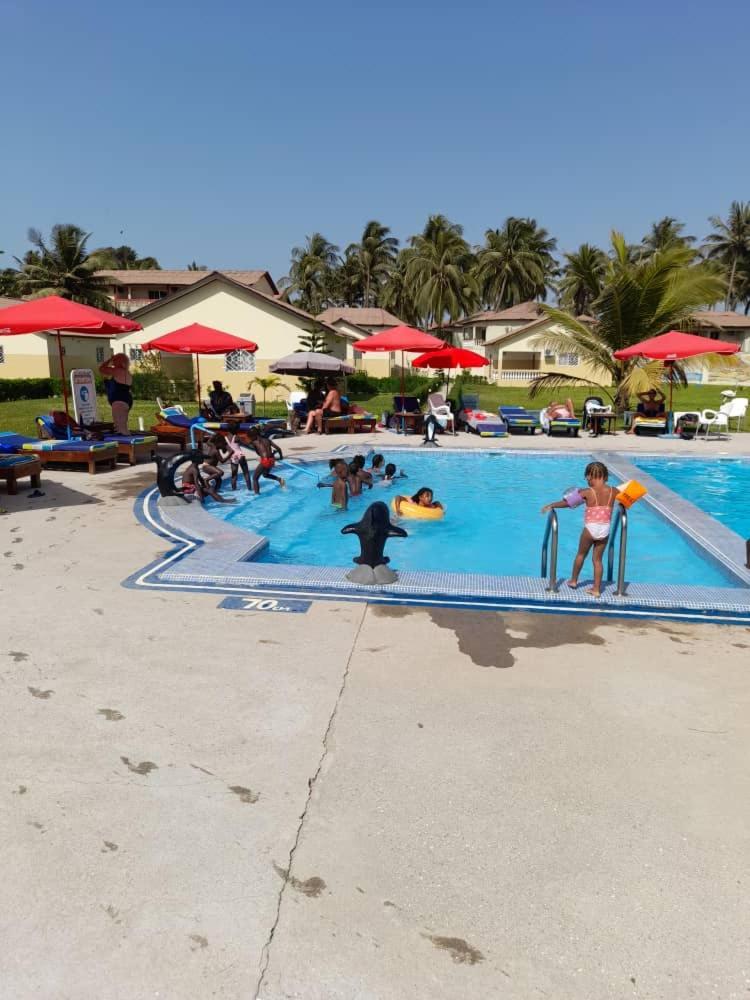 Kunta Kinteh Beach Complex Kotu Bagian luar foto